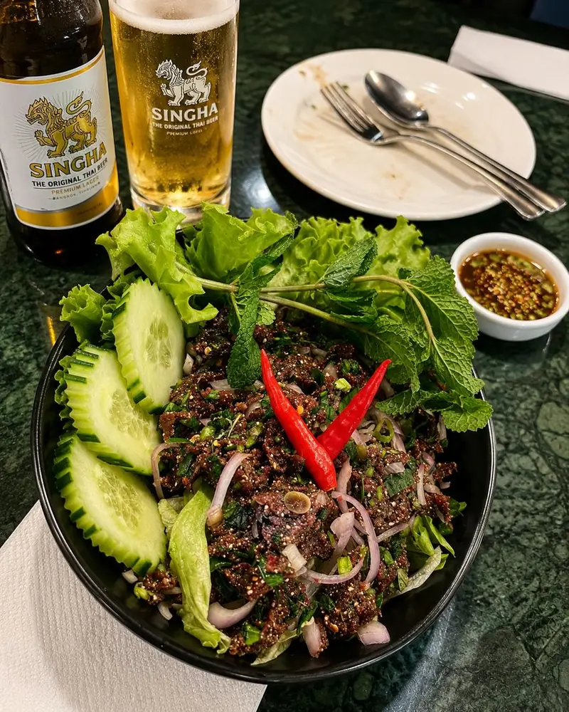 Laap épicé aux herbes fraîches chez Thai Yim 2