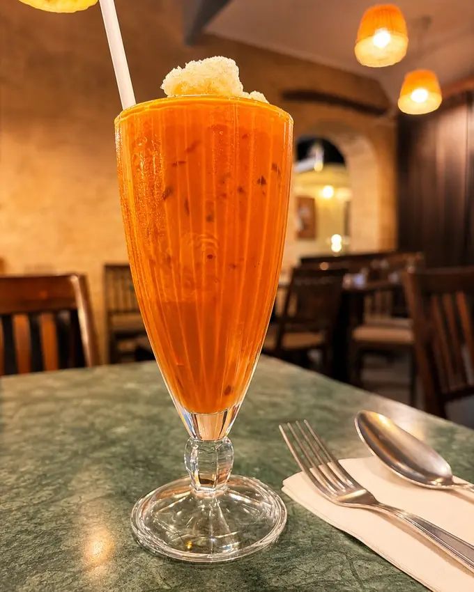 Thé thaï glacé maison servi chez Thai Yim 2